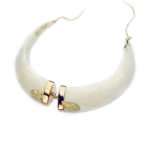 Gargantilla doble navaja de jabalí