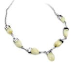 Gargargantilla de perlas de venado